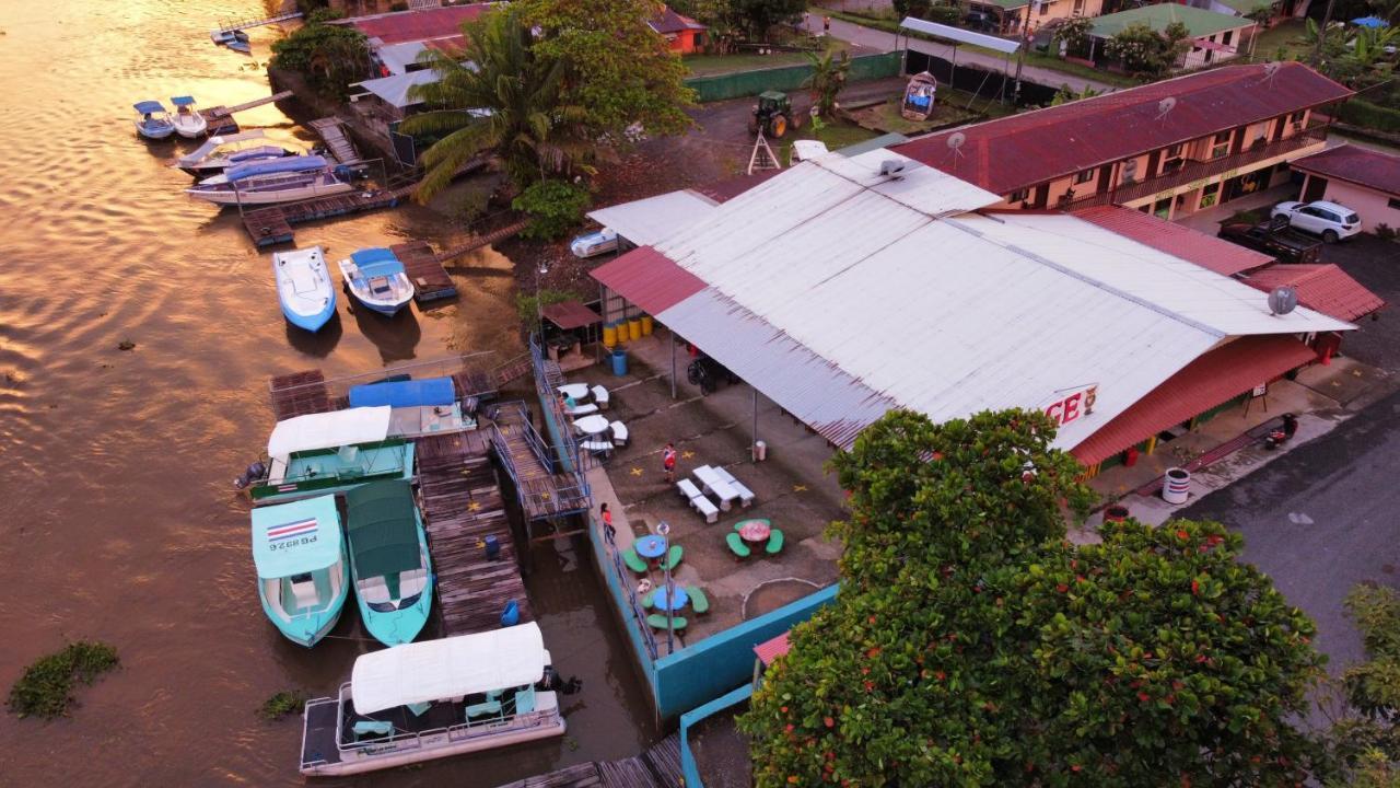 Hotel Sierpe River- Oleaje Sereno Bagian luar foto