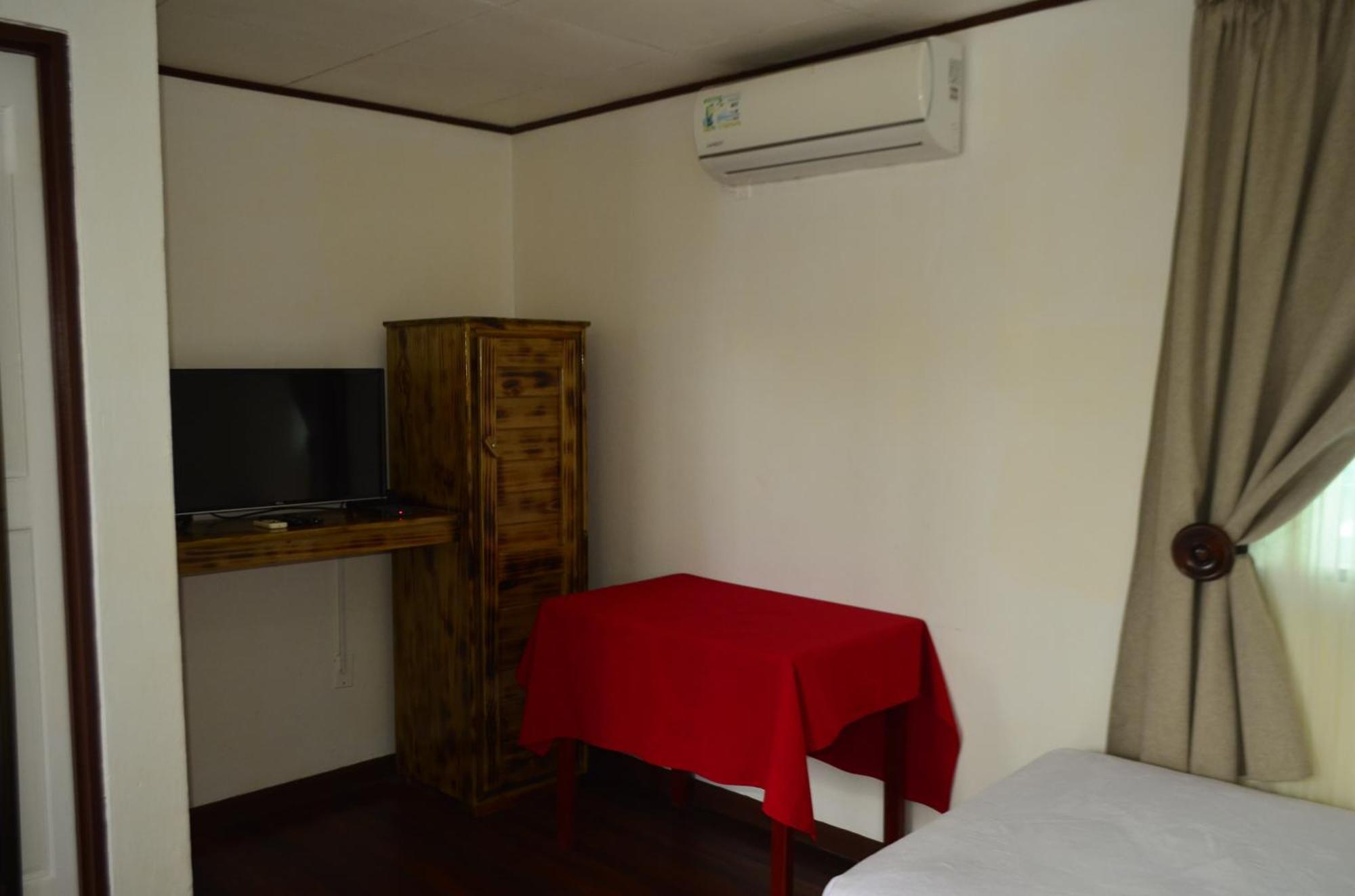 Hotel Sierpe River- Oleaje Sereno Bagian luar foto